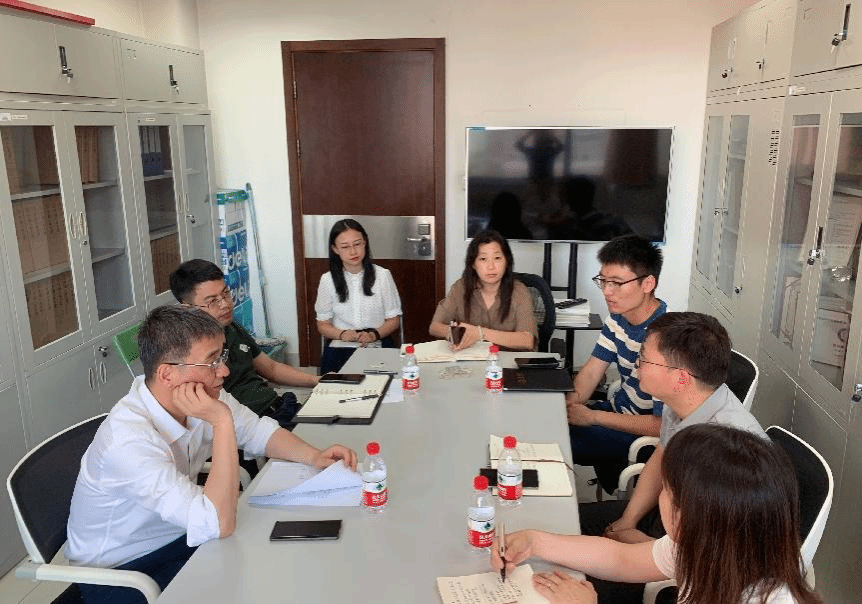 3人大调研照片.png 3人大调研照片.png