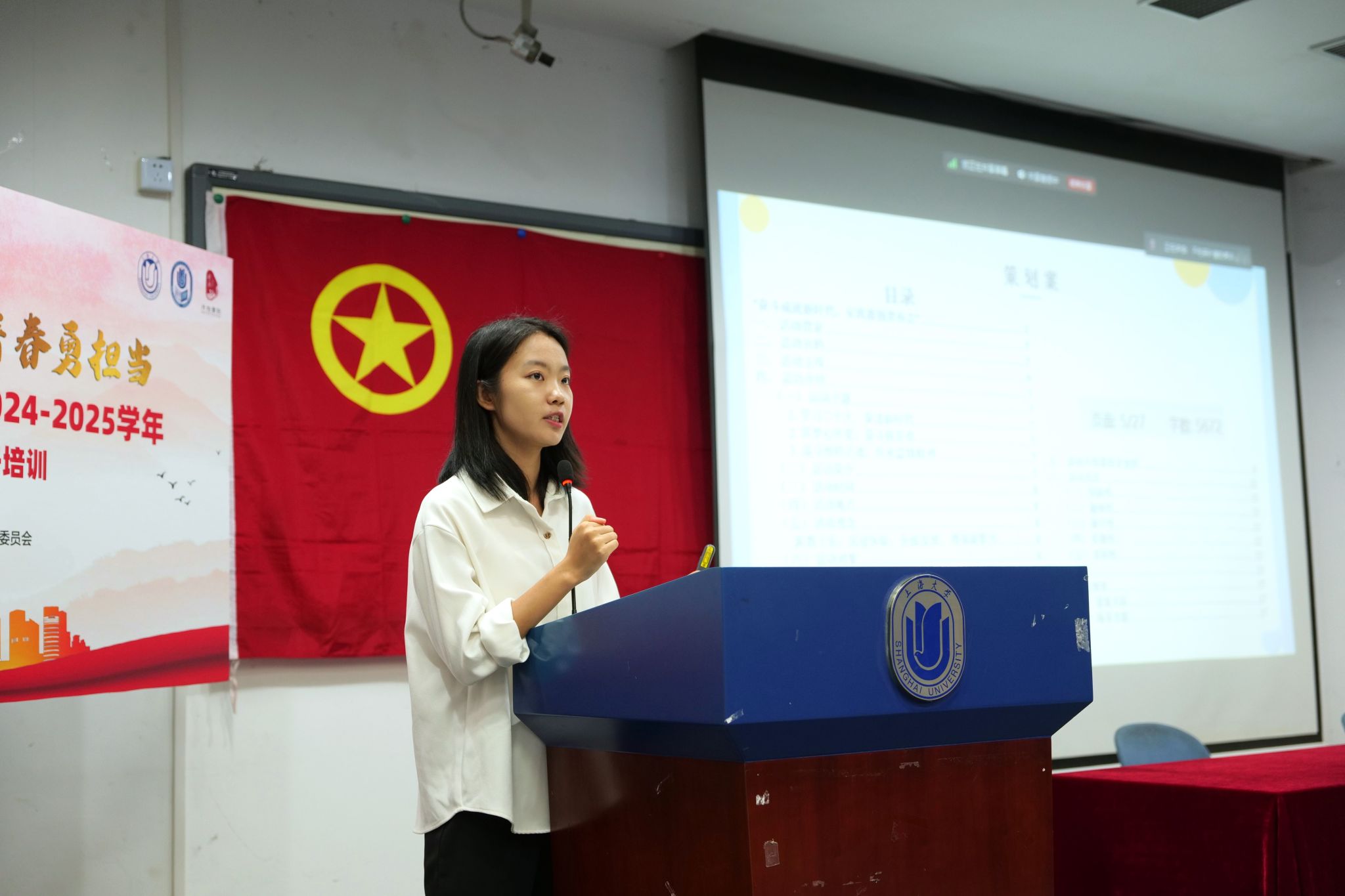 郭雯萱同学.JPG 郭雯萱同学.JPG