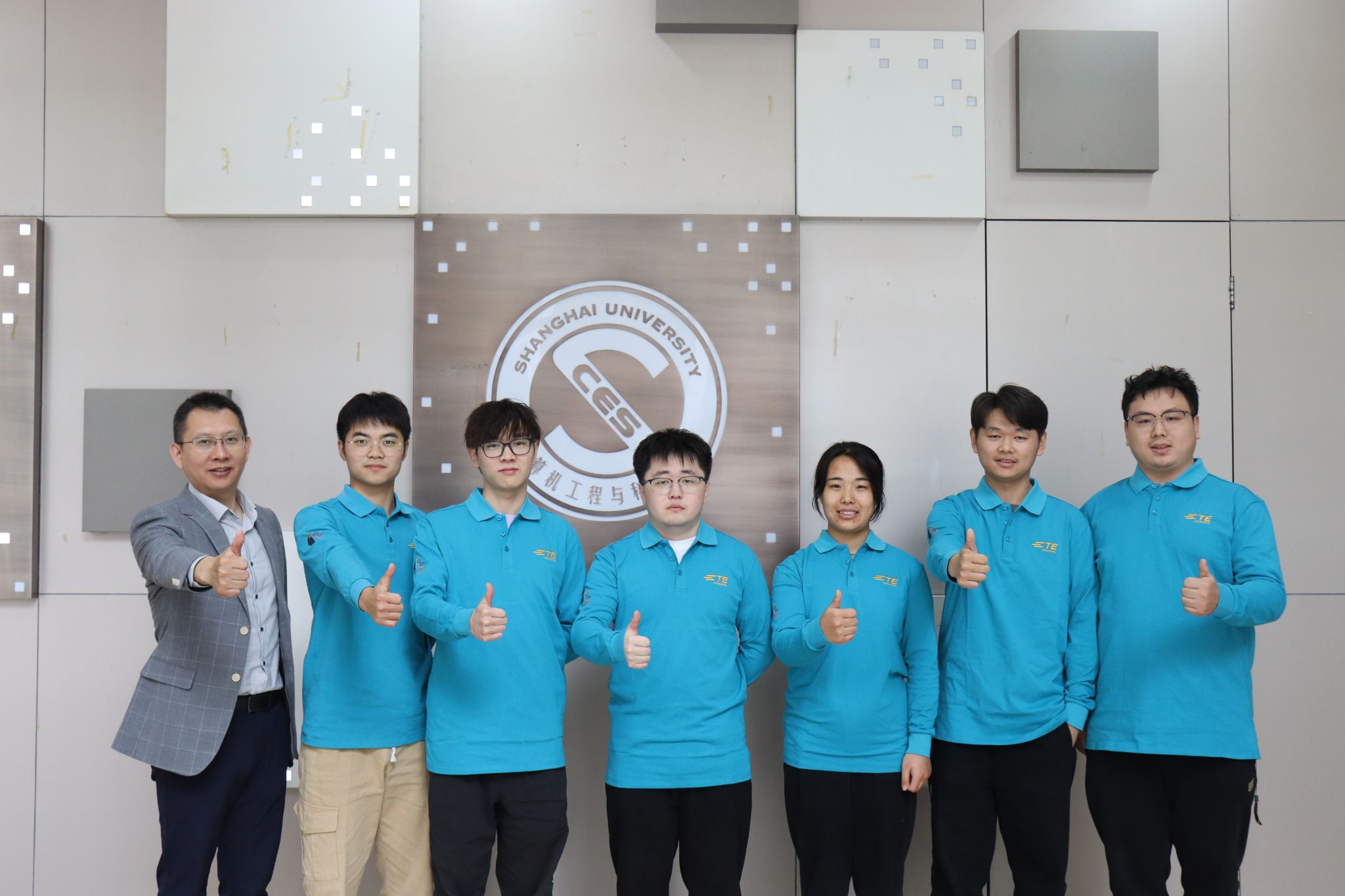 团队1.jpg 团队1.jpg